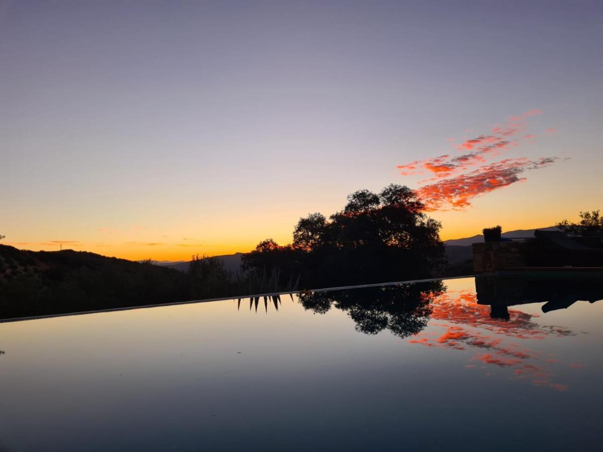 مبيت وإفطار Iznájar Cortijo La Haza المظهر الخارجي الصورة